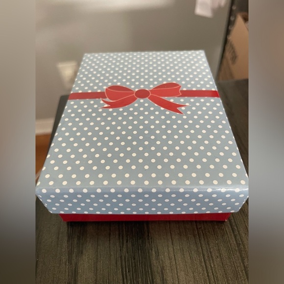 💖(2 for $15)💖 Charm Bracelet with Red and Silver Colours - Picture 6 of 8